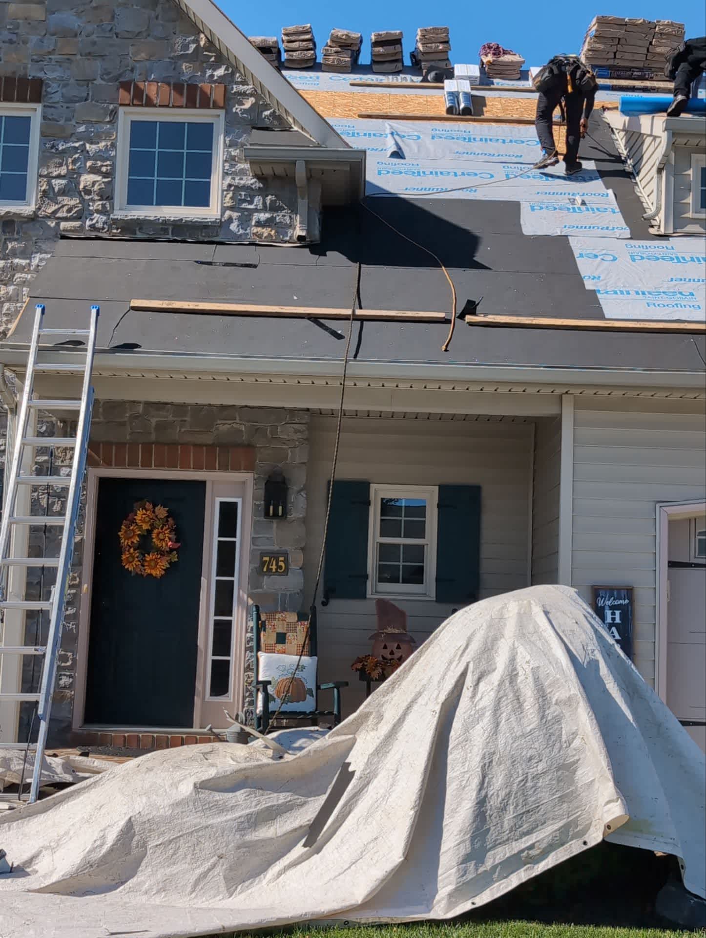 Skilled roofers from Mosaic Roofing & Exteriors protect your home and deliver reliable full roof replacements with careful site protection.