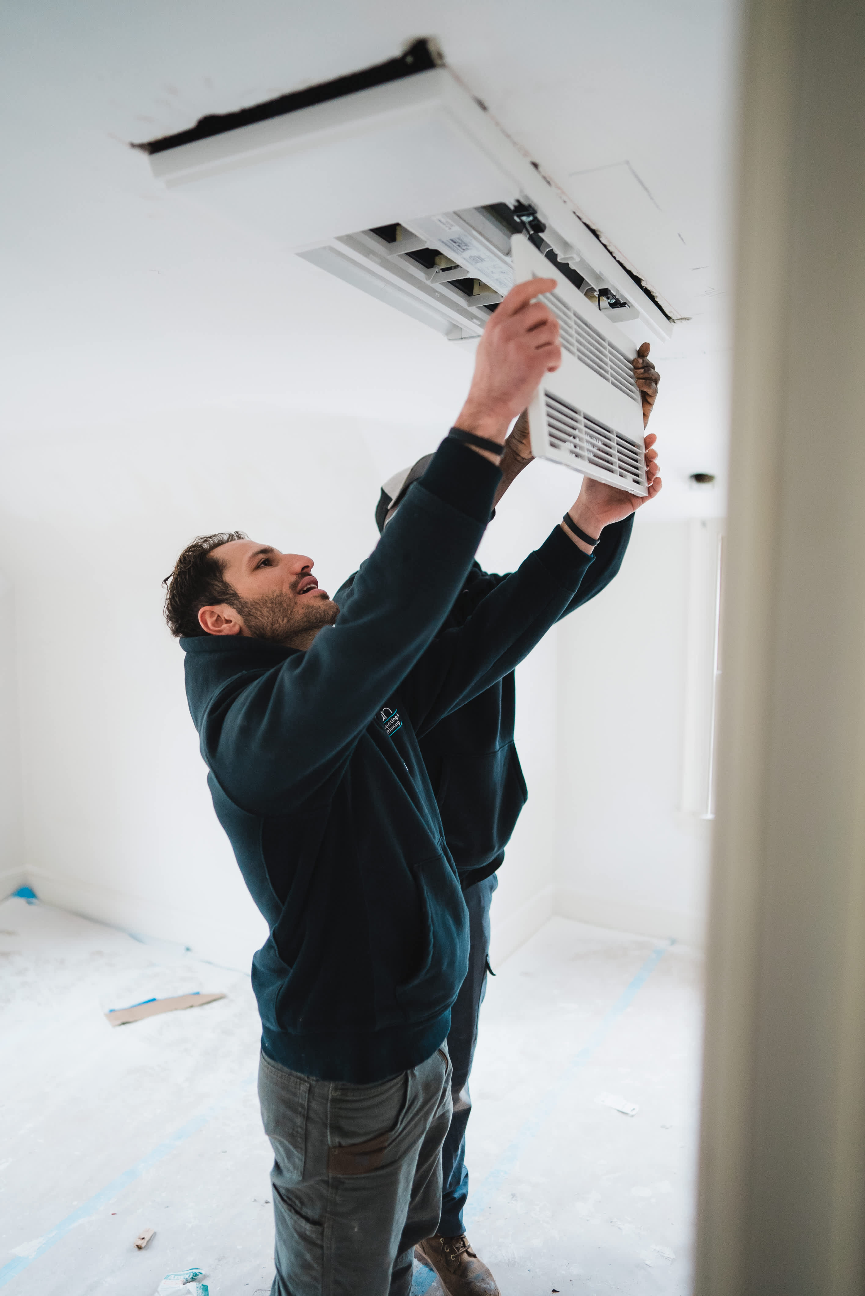 Experience top-tier HVAC services with Akian Plumbing, Heating & Air Conditioning for optimum comfort and reliability.