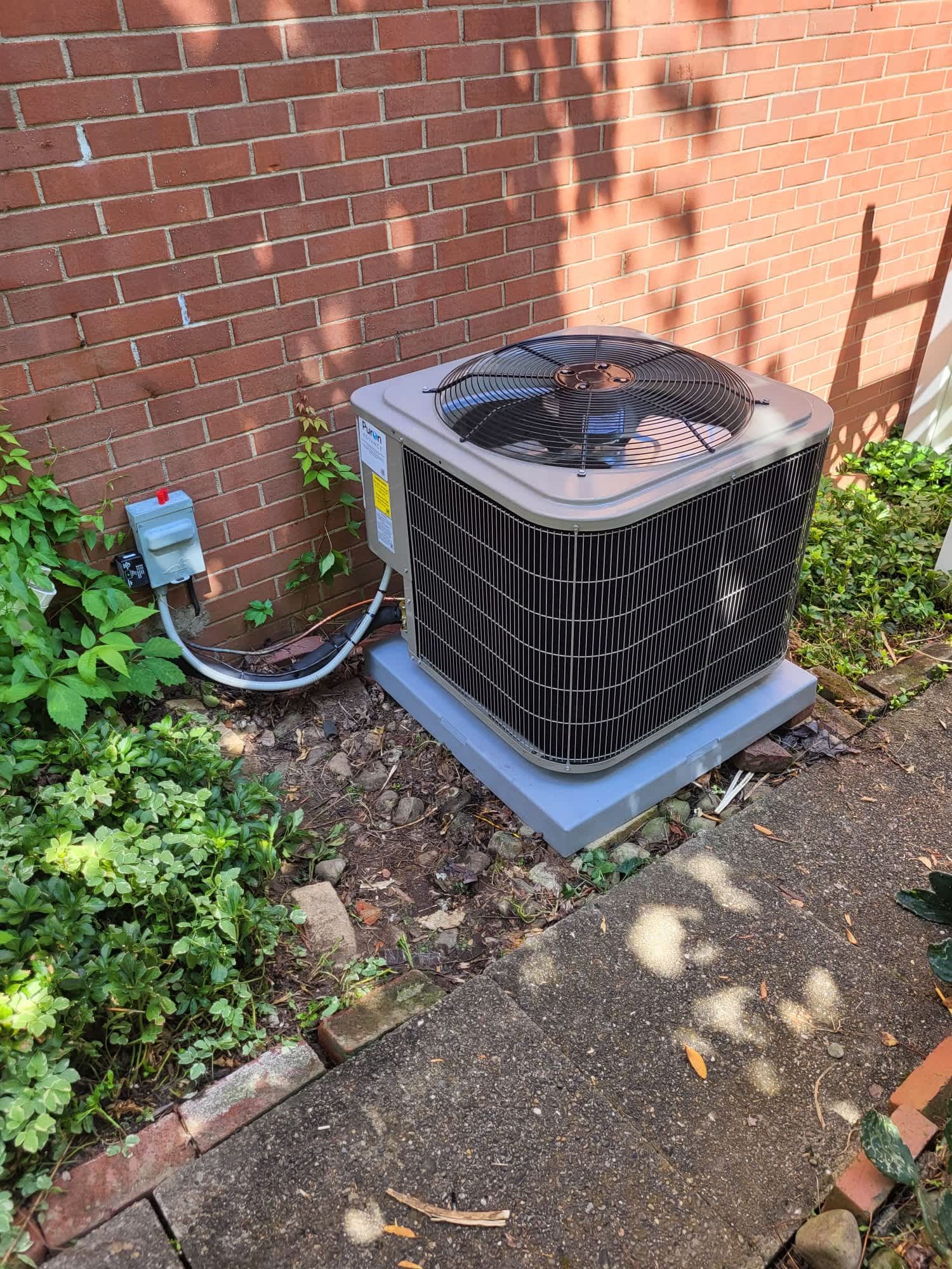 Experience reliable and efficient cooling solutions with Boehmer Heating & Cooling.