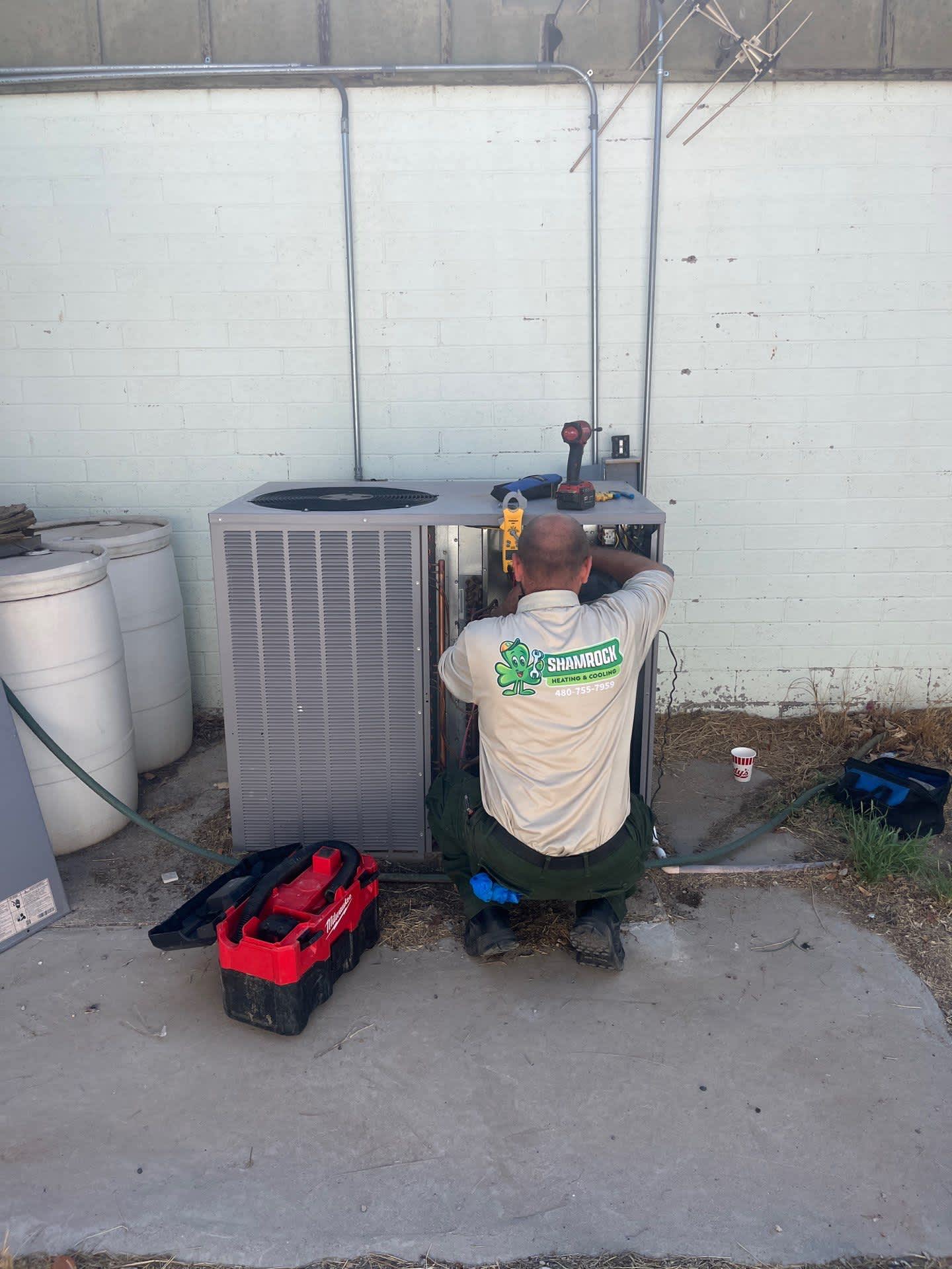 Expert AC Repair Services by Shamrock Heating & Cooling - Your Comfort, Our Priority.