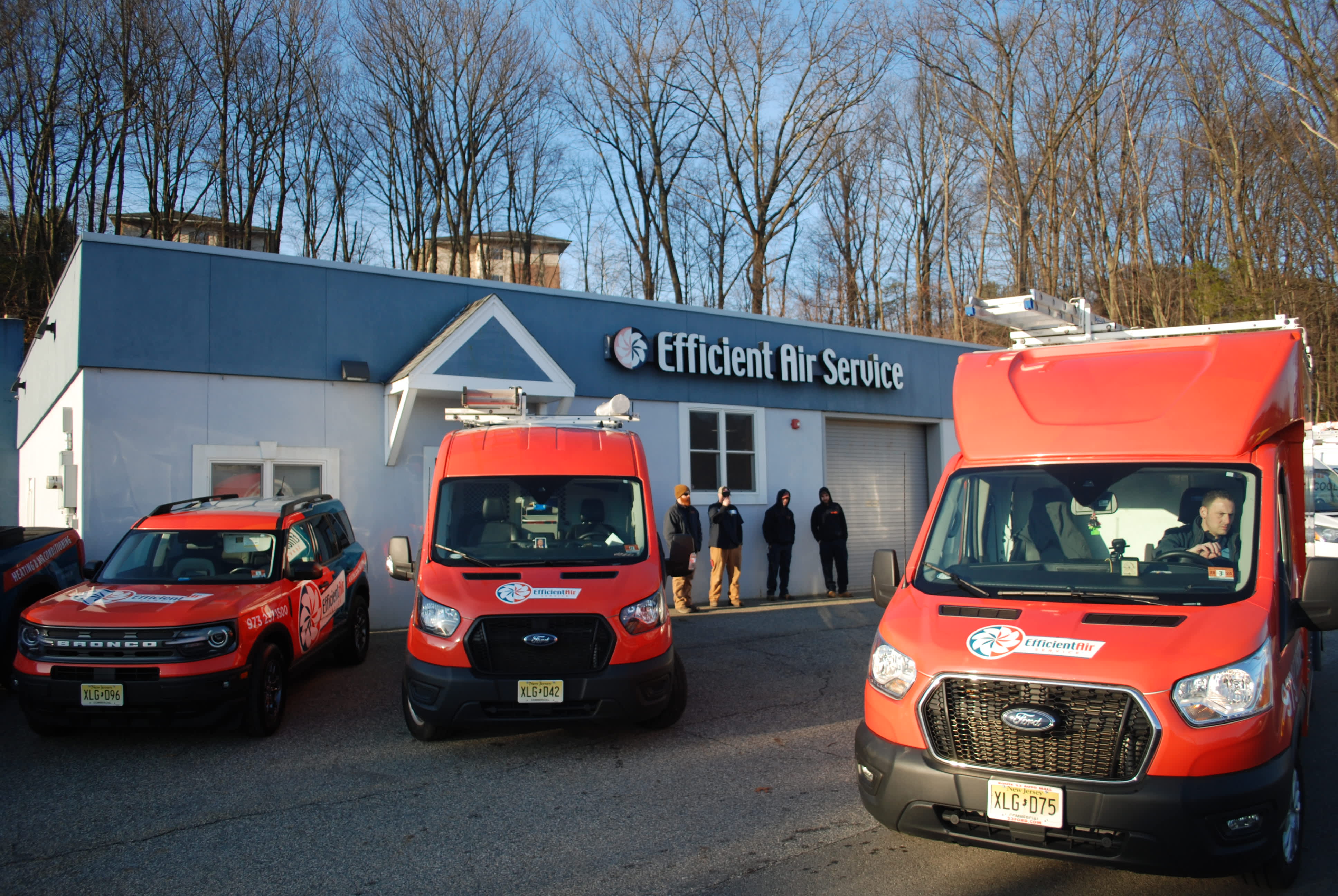 Efficient Air Service stands ready to meet all your HVAC needs with a fleet of well-equipped vehicles and a professional team dedicated to excellence in service.