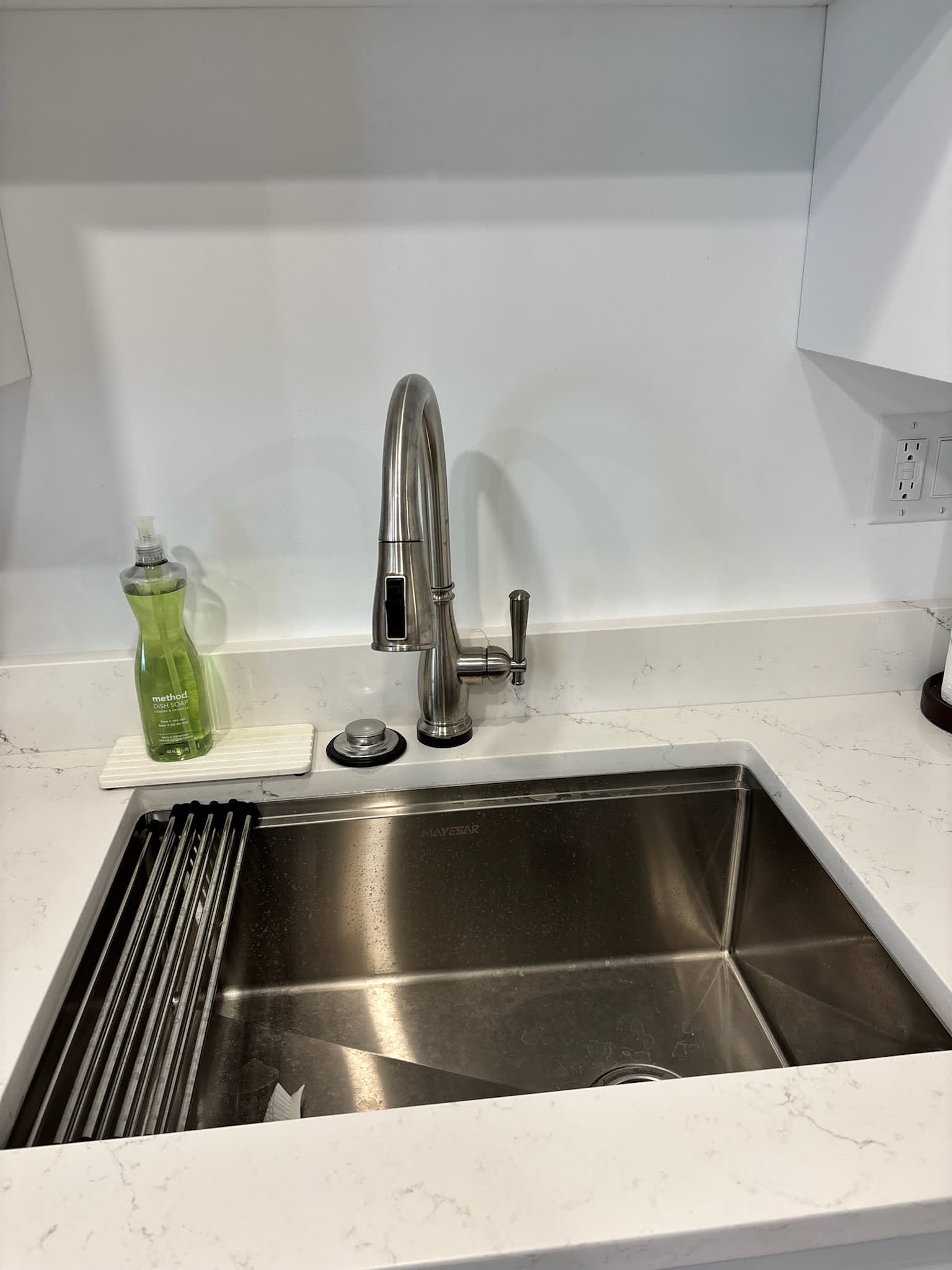 Enhance your kitchen with Eric's Plumbing & Drain Cleaning, where professionalism and quality meet elegance.