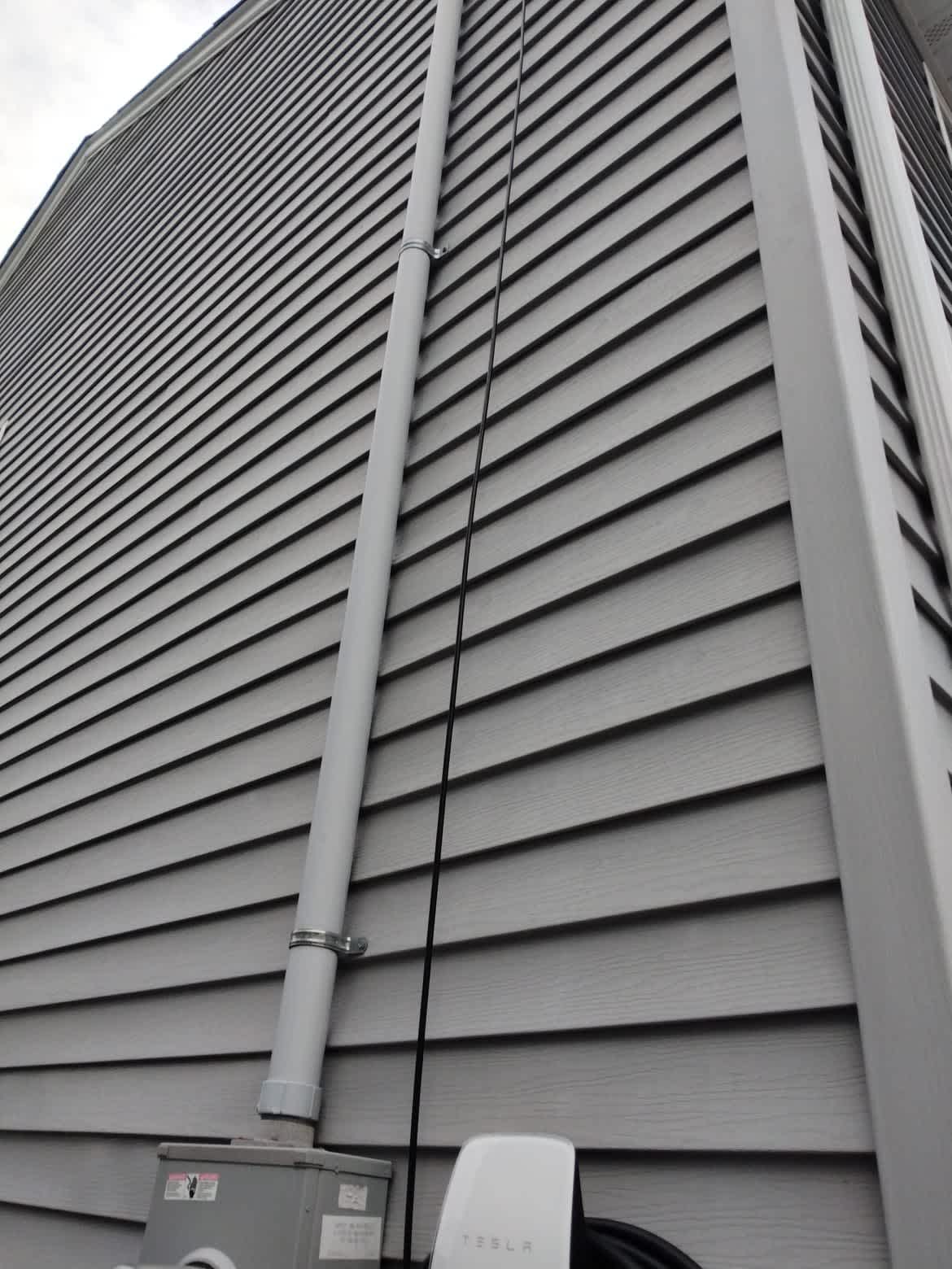 Service Professionals ensure reliable and neatly installed EV charging solutions right at your doorstep, making green energy more accessible.