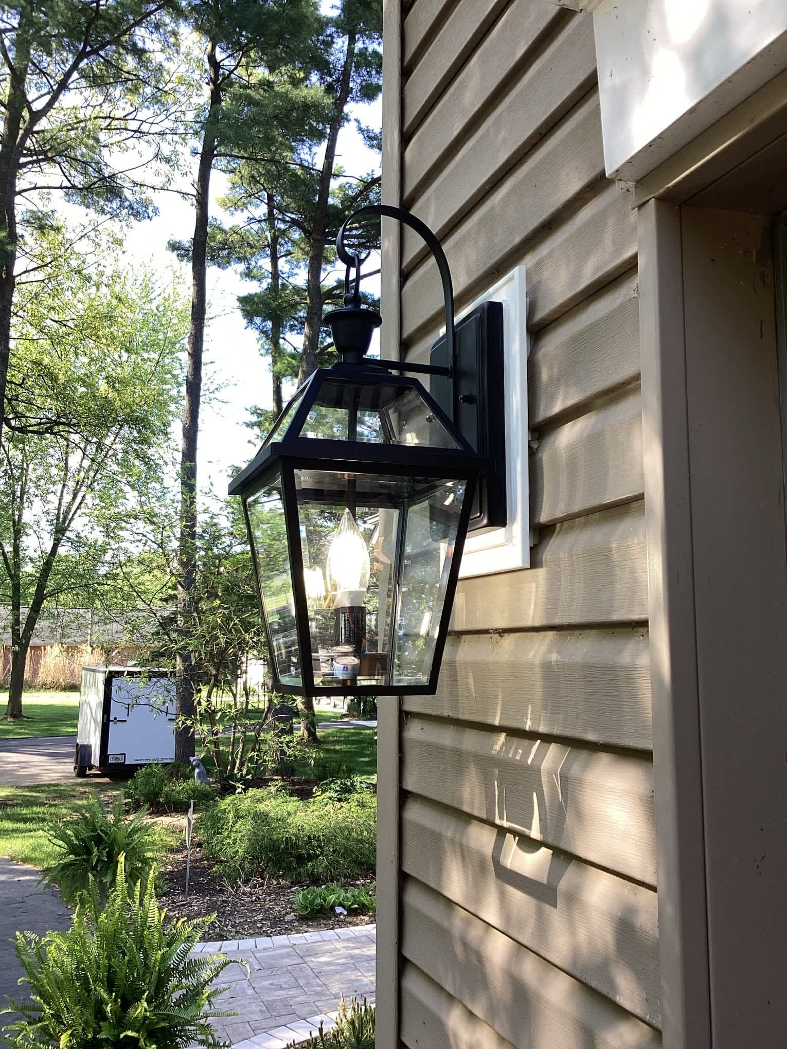 Illuminate your home's exterior with Safe Electric and Plumbing's expertly installed outdoor lighting solutions.