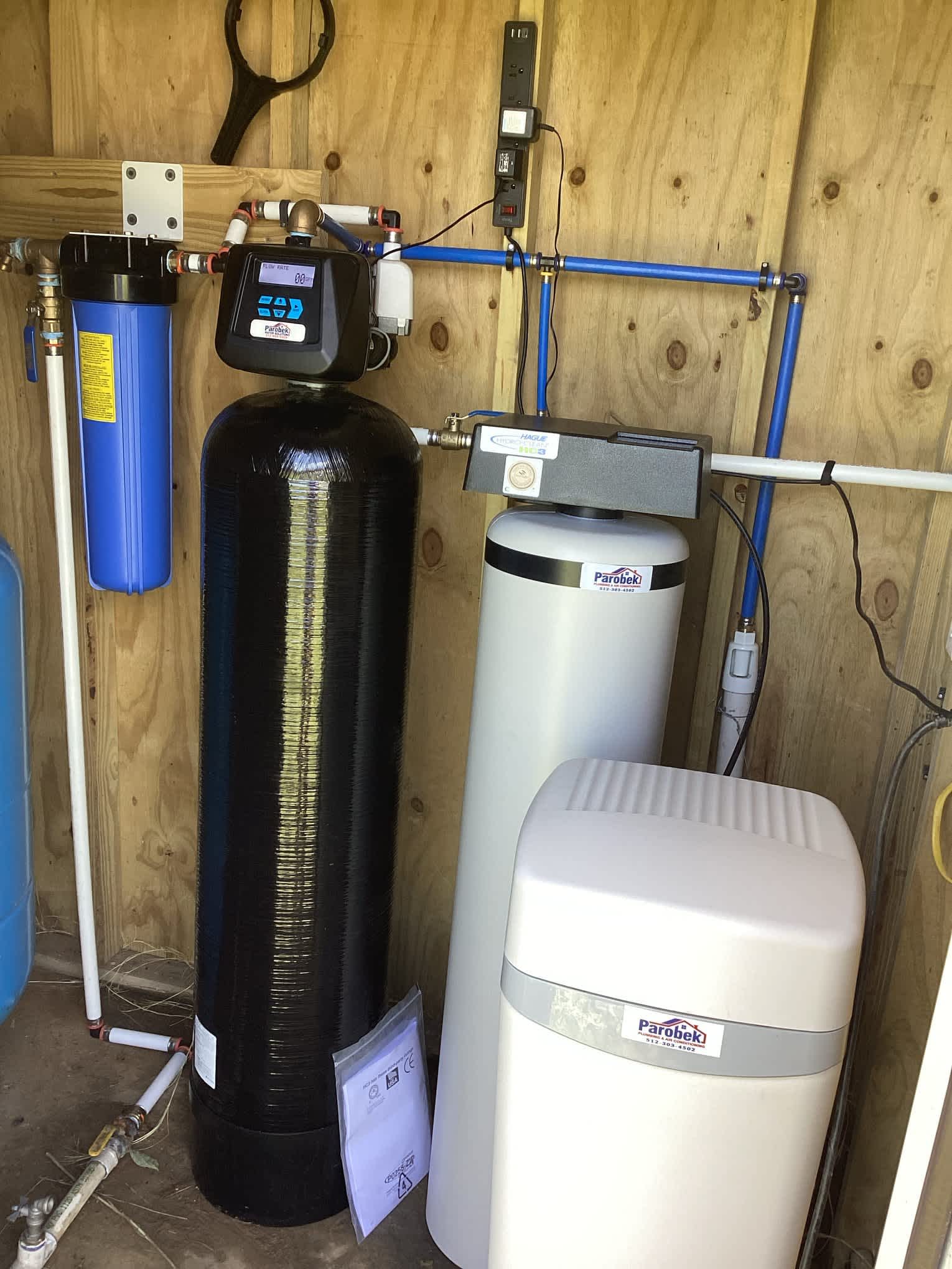 Experience top-notch plumbing services with Parobek Plumbing & Air Conditioning's advanced water filtration solutions.