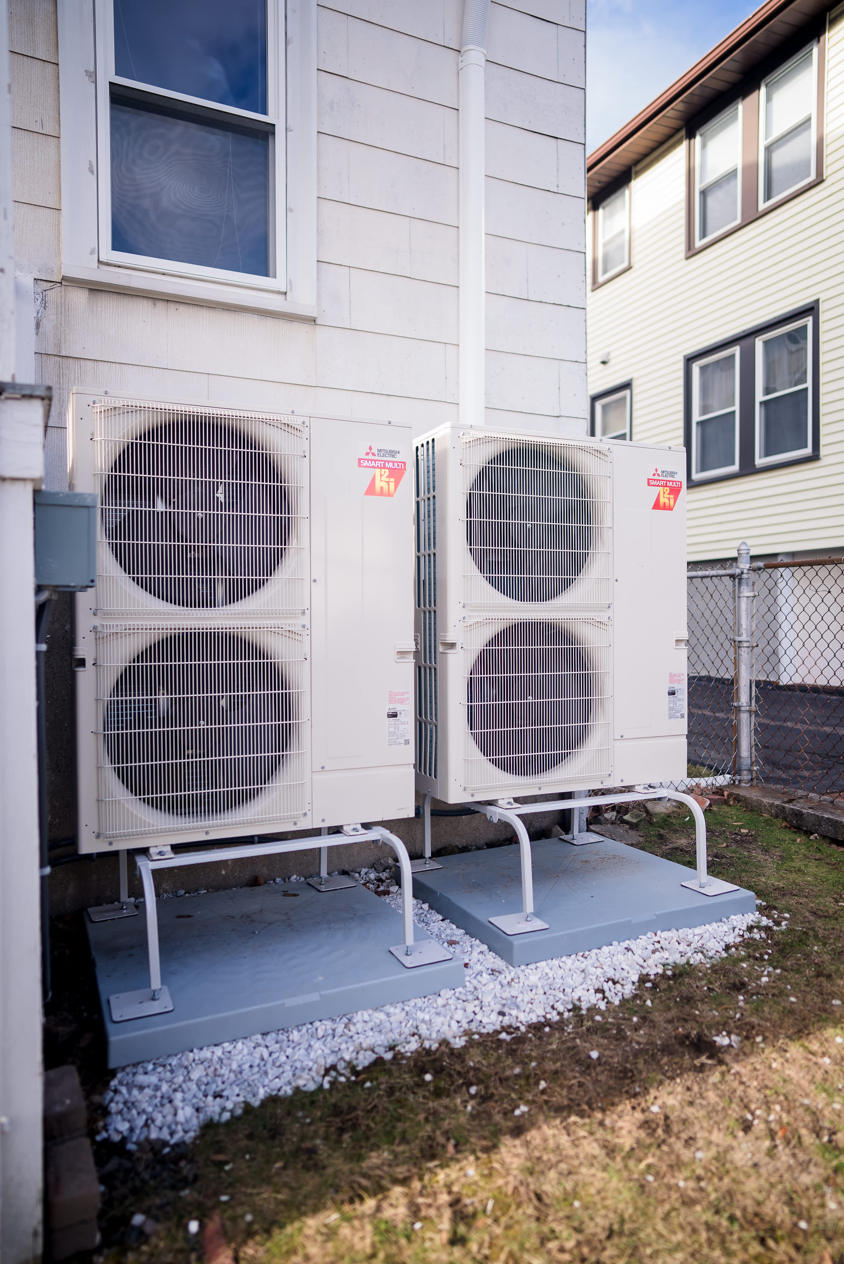 Experience efficient HVAC solutions with Akian Plumbing, Heating & Air Conditioning, where professionalism meets reliability.