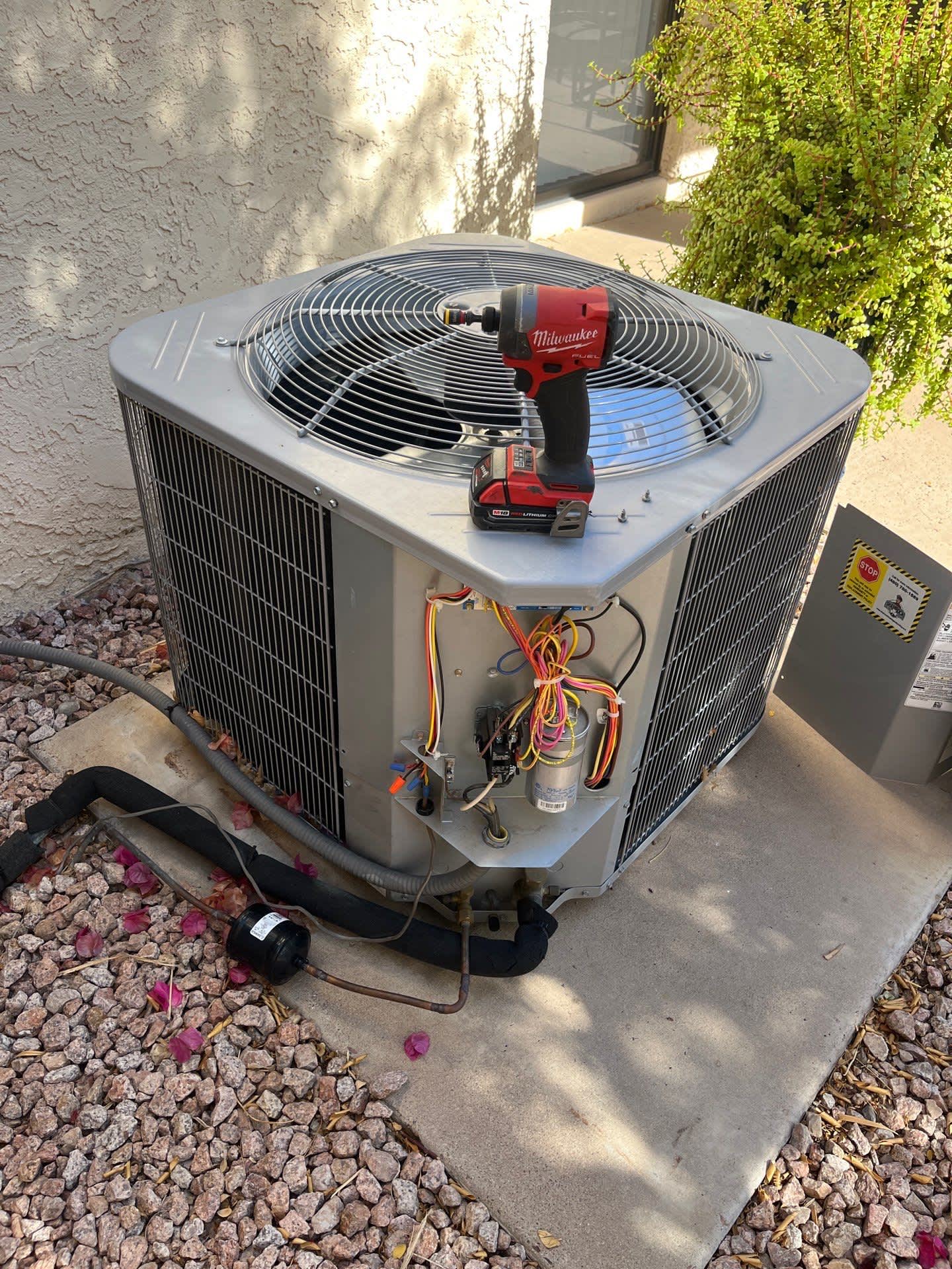 Experience reliable and professional HVAC services with Shamrock Heating & Cooling, ensuring your comfort with every installation and maintenance.
