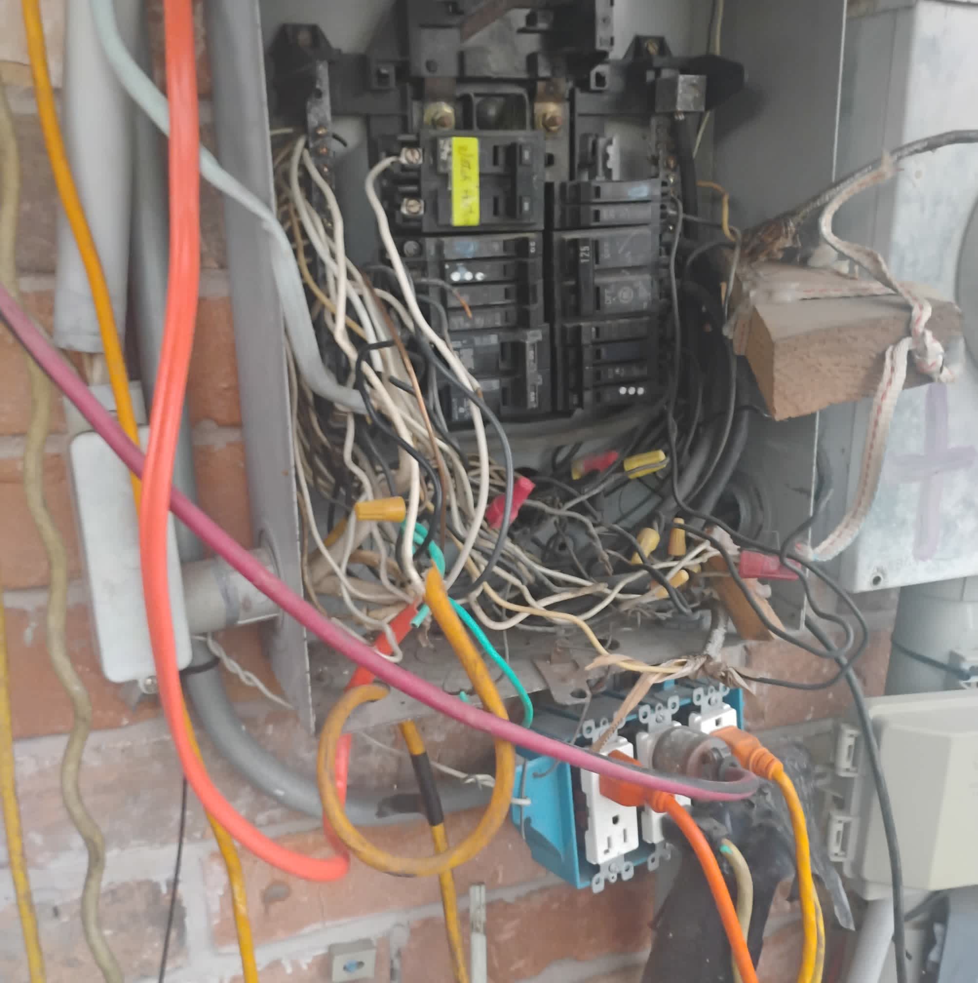 Showcasing why homeowners call Abacus Plumbing, Air Conditioning & Electrical for safe, professional electrical repairs and code-compliant restorations.