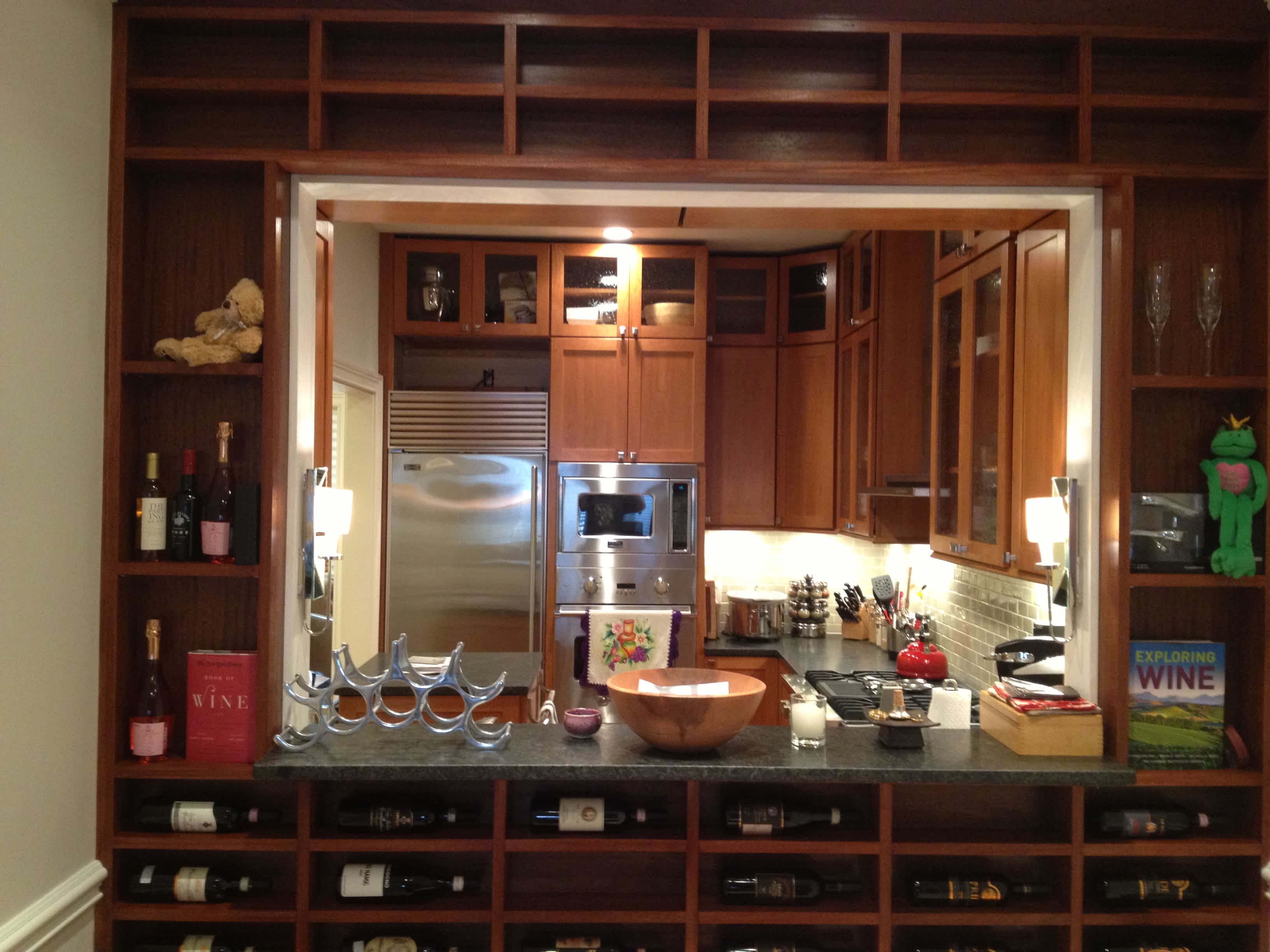 Experience luxury and quality with Castle Electric Inc. for a beautifully crafted kitchen space.