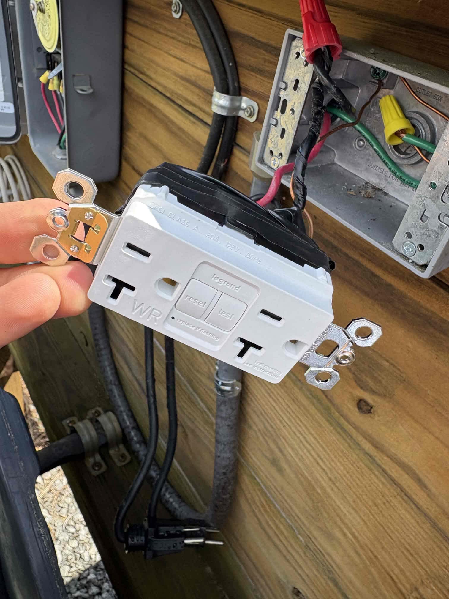 Dawson's Electric & Air provides top-notch electrical installations with a focus on quality and professionalism.