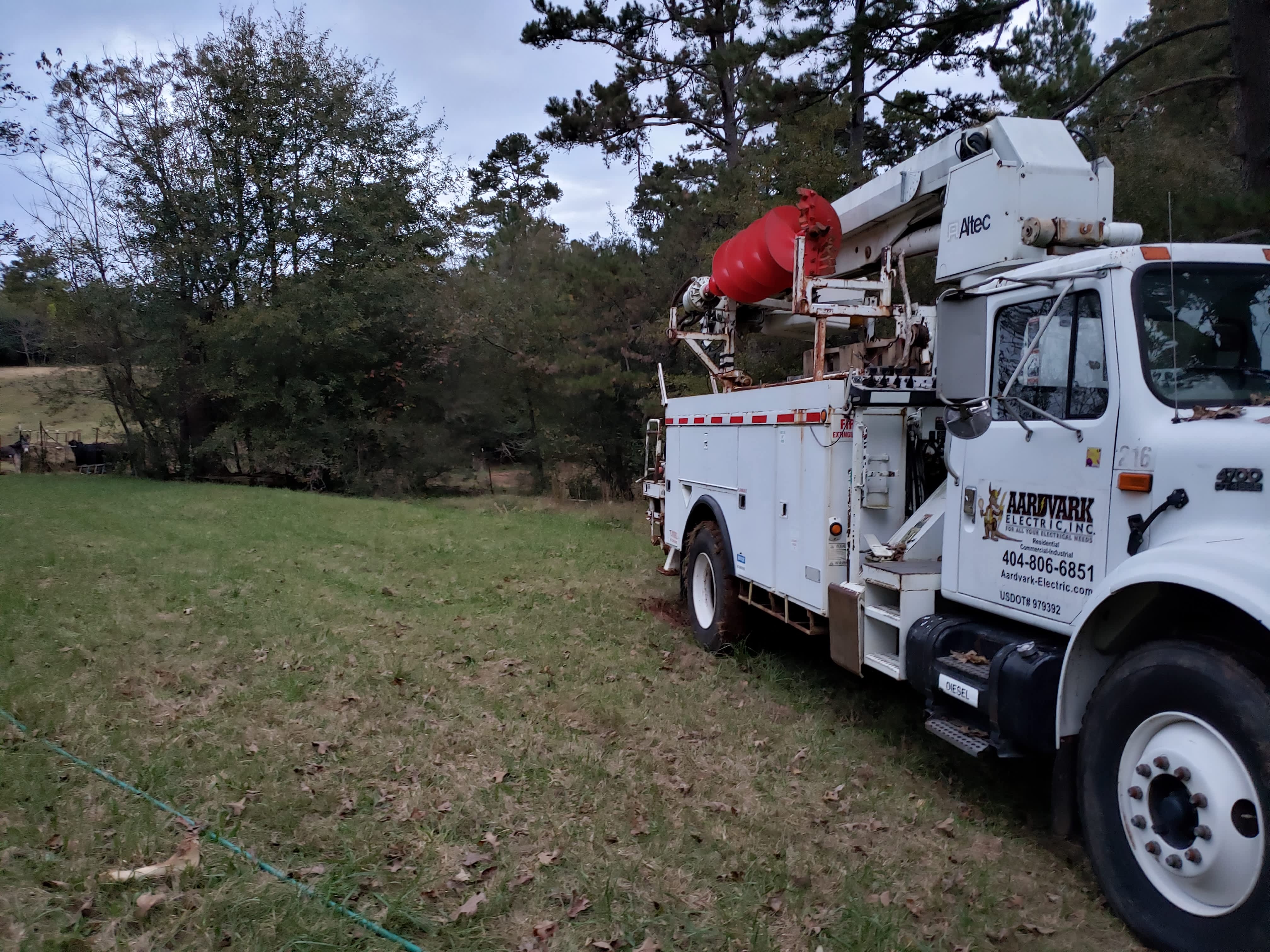 Aardvark Electric, Inc. - Ready to power your outdoors with professionalism and precision.