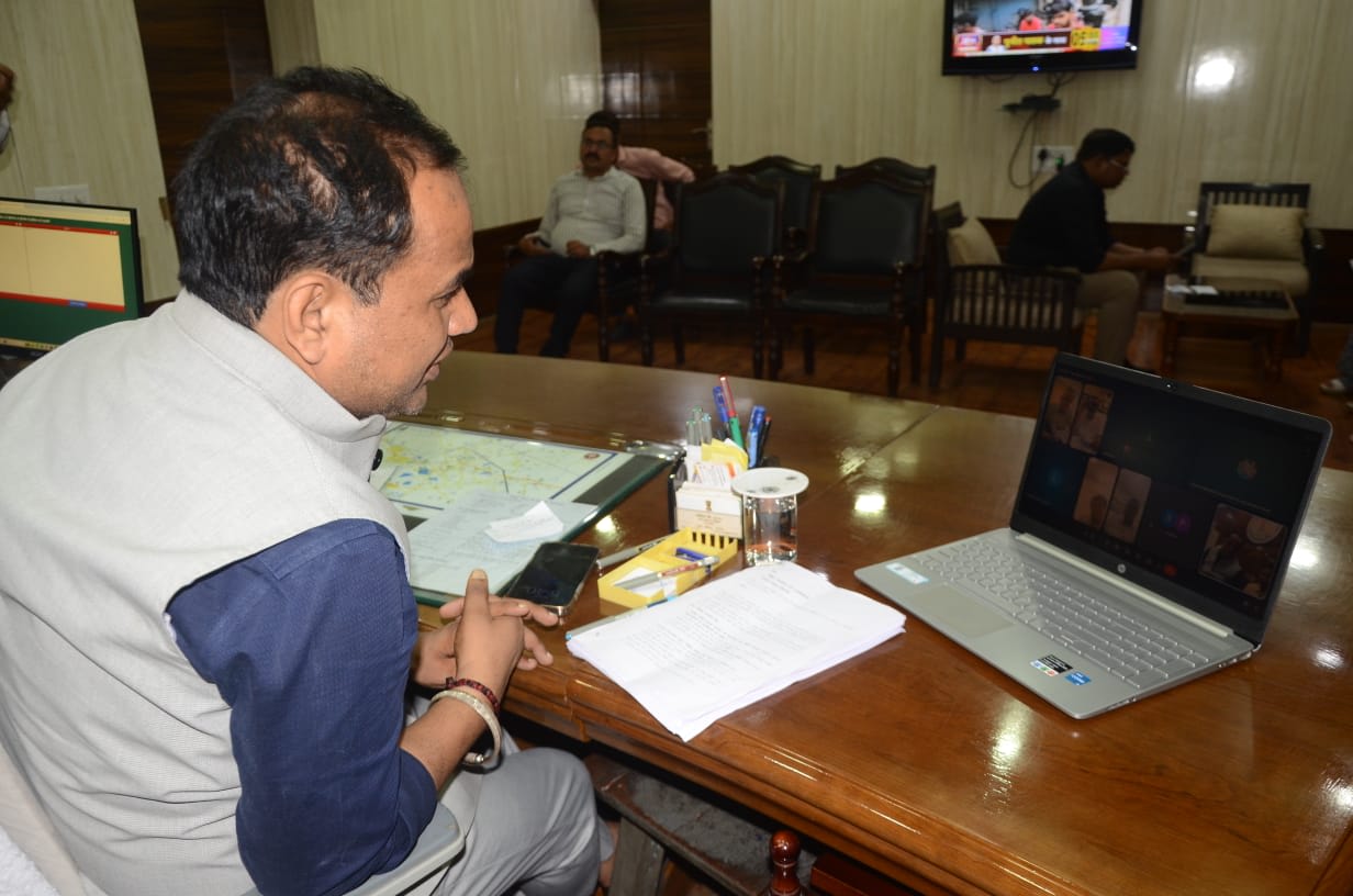 पीएम सूर्य घर योजना की रफ्तार बढ़ाने कलेक्टर ने दिए निर्देश, लंबित आवेदनों का जल्द होगा निराकरण