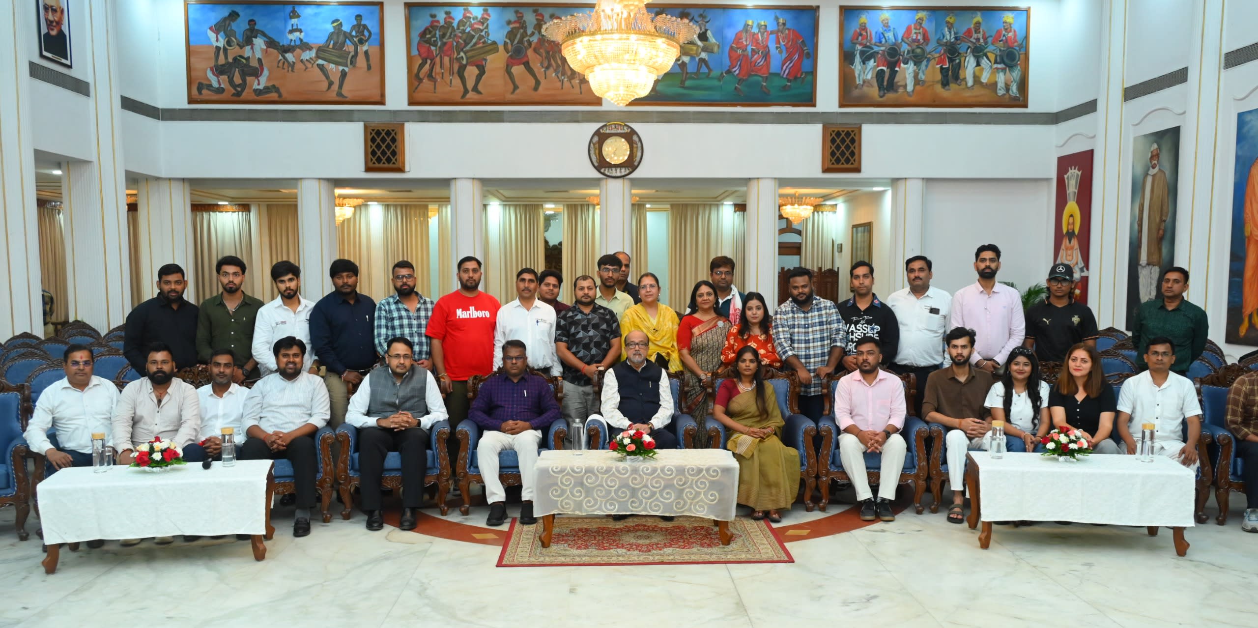 बस्तर की बदली तस्वीर को देश दुनिया तक पहुंचाएं सोशल मीडिया इन्फ्लुएंसर - राज्यपाल रमेन डेका