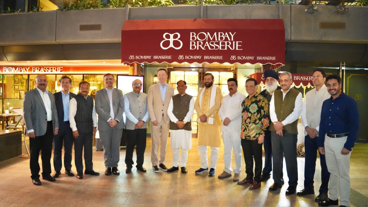 सिंगापुर में CM विष्णु देव साय का पहला दिन, निवेश और ग्रीन डेवलपमेंट पर हुई अहम चर्चा