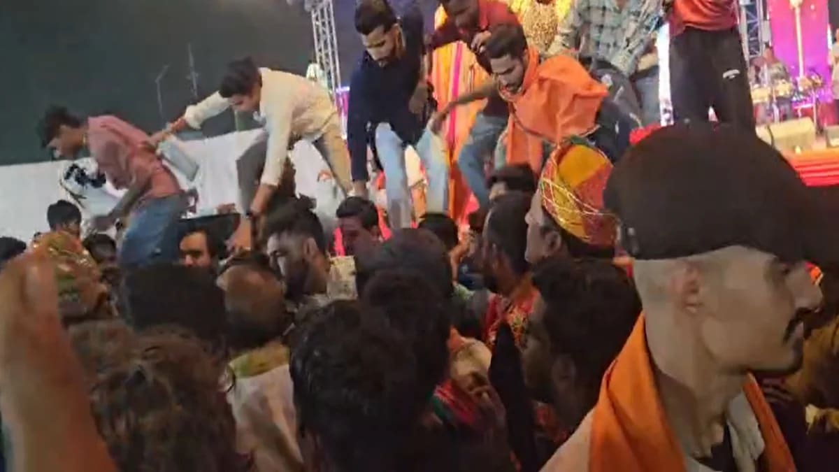 दुर्ग में गरबा नाइट के दौरान जमकर हंगामा, फिल्मी गानों और मुस्लिम युवकों की एंट्री पर बजरंग दल का विरोध, मारपीट का वीडियो वायरल