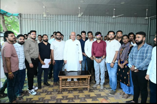 CGPSC अभ्यर्थियों ने उठाई पुनर्मूल्यांकन की मांग, भूपेश बघेल से की मुलाकात