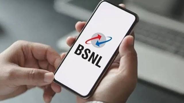 BSNL के दो धांसू लॉन्ग वैलिडिटी प्लान, 300 और 330 दिन तक नहीं कराना होगा रिचार्ज; जानें किसमें ज्यादा फायदा