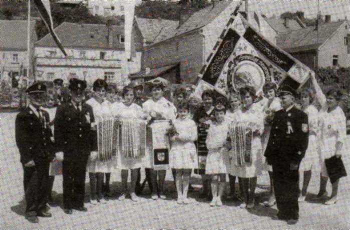 1960: 90jähriges Gründungsfest mit Fahnenweih