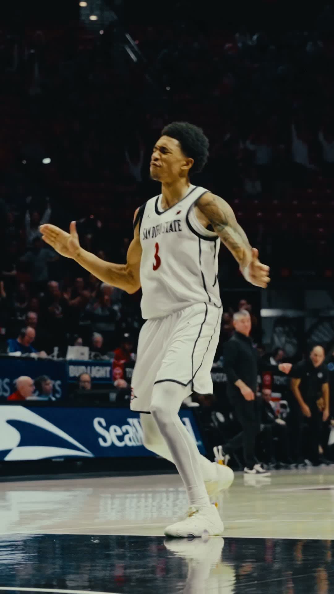 Elzie — Aztec Basketball