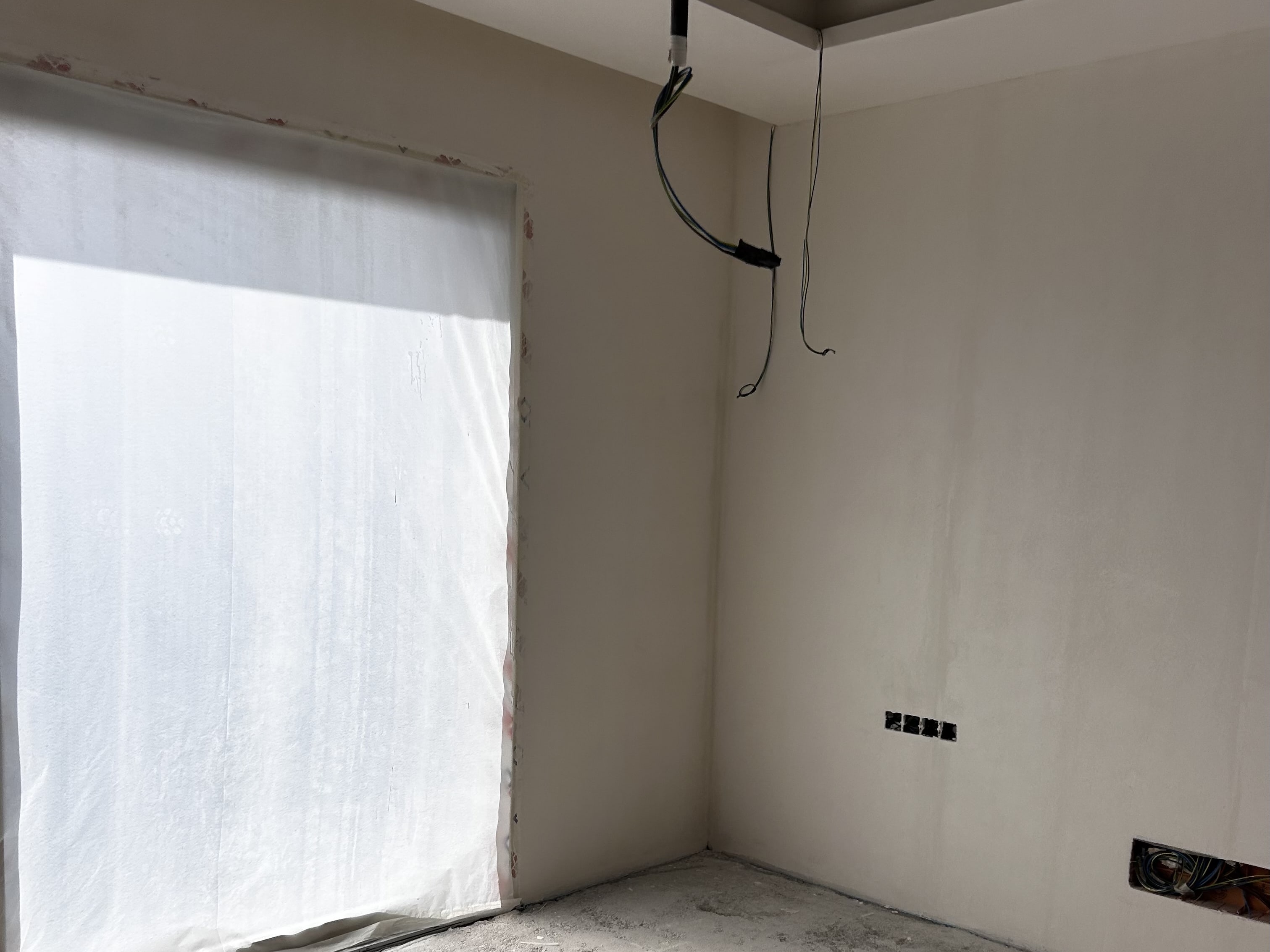 Acabados interiores premium — pintura estuco pavimento España