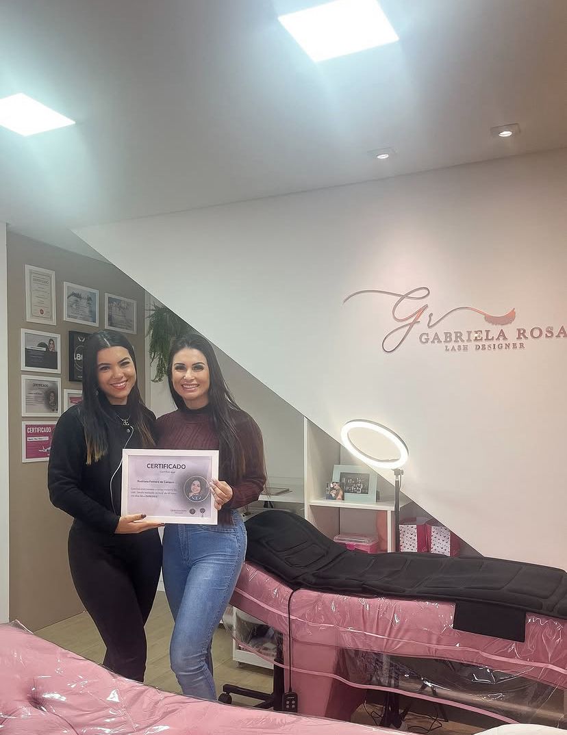 Gabriela com aluna