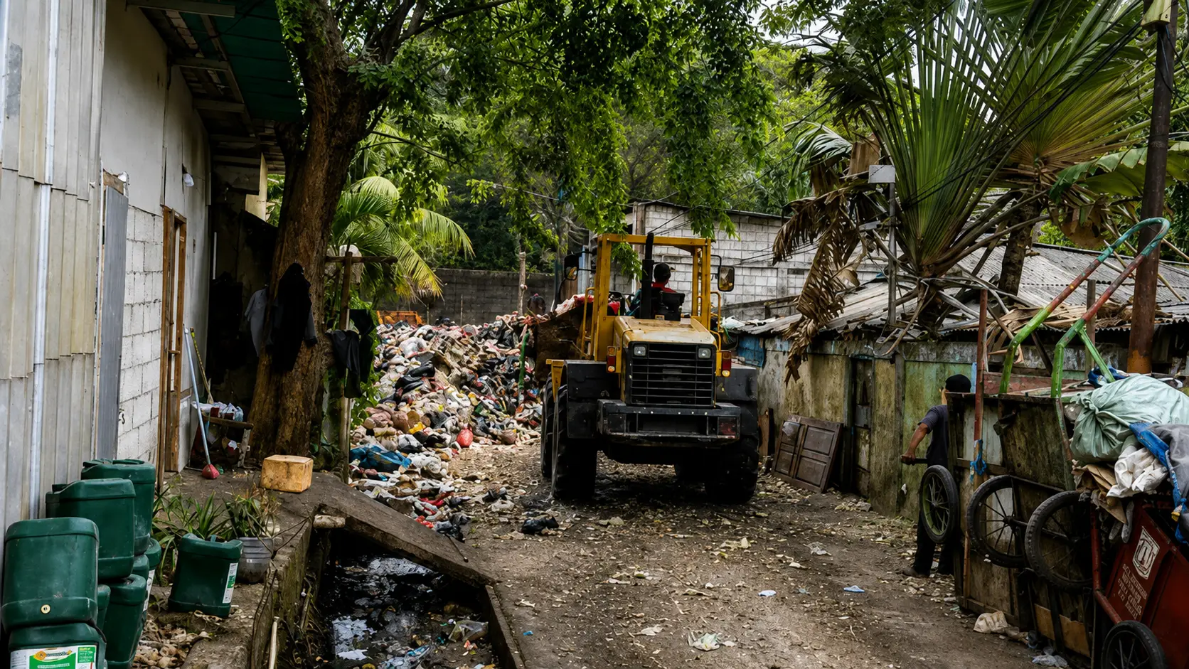 140 Ton Sampah Menumpuk di Kedaung Kali Angke, DLH DKI Kerahkan Armada dan Alat Berat