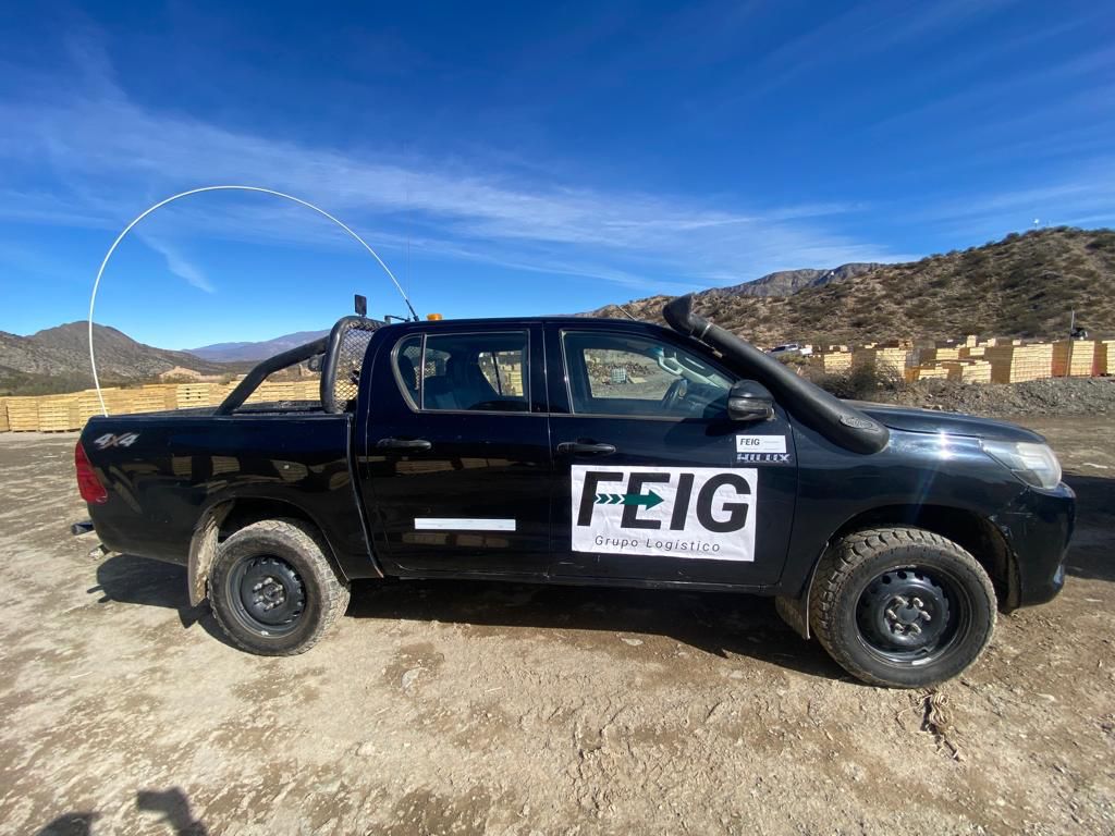 perfil de camioneta toyota hilux