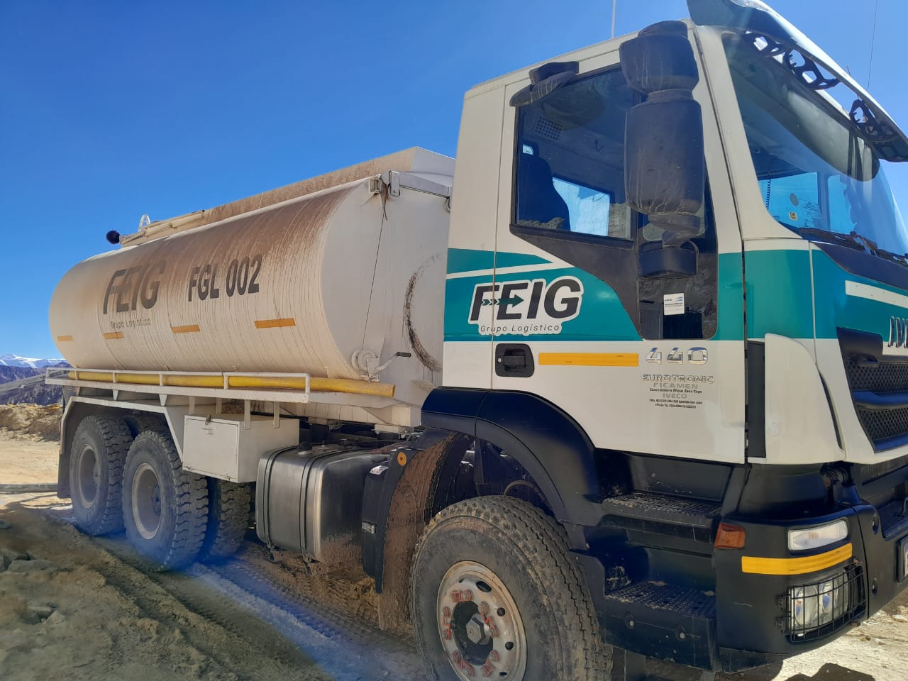 camion cisterna operando