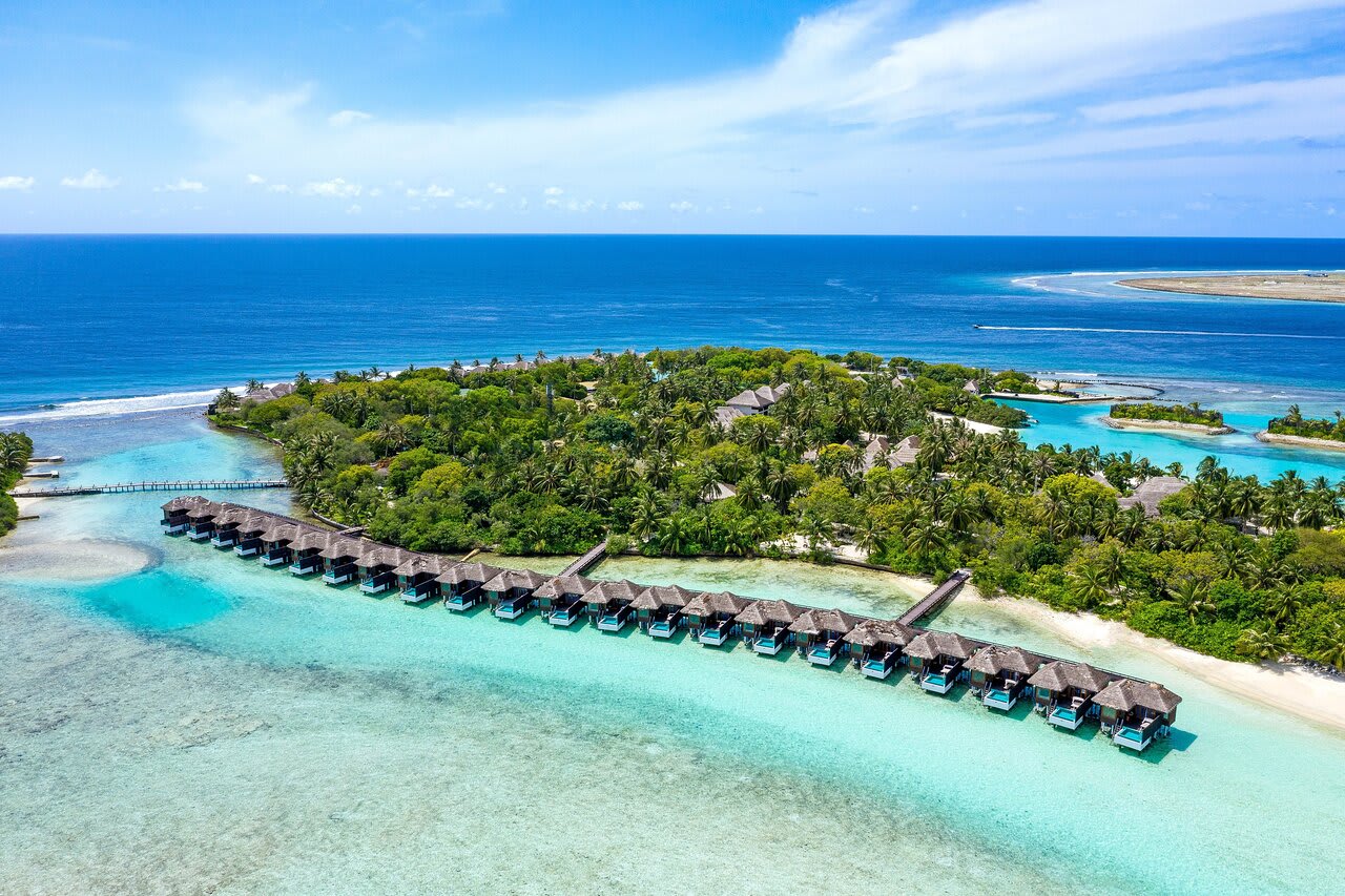 Sheraton Maldives Full Moon Resort & Spa