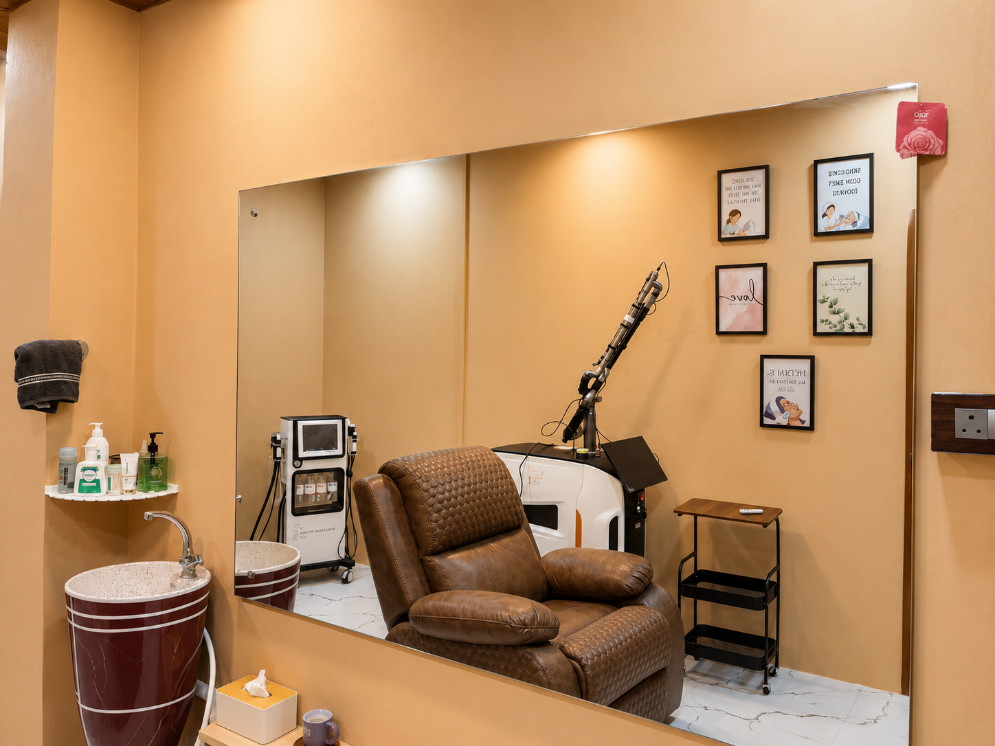HydraFacial and PRP therapy room — Olivia Clinic Kangra HP