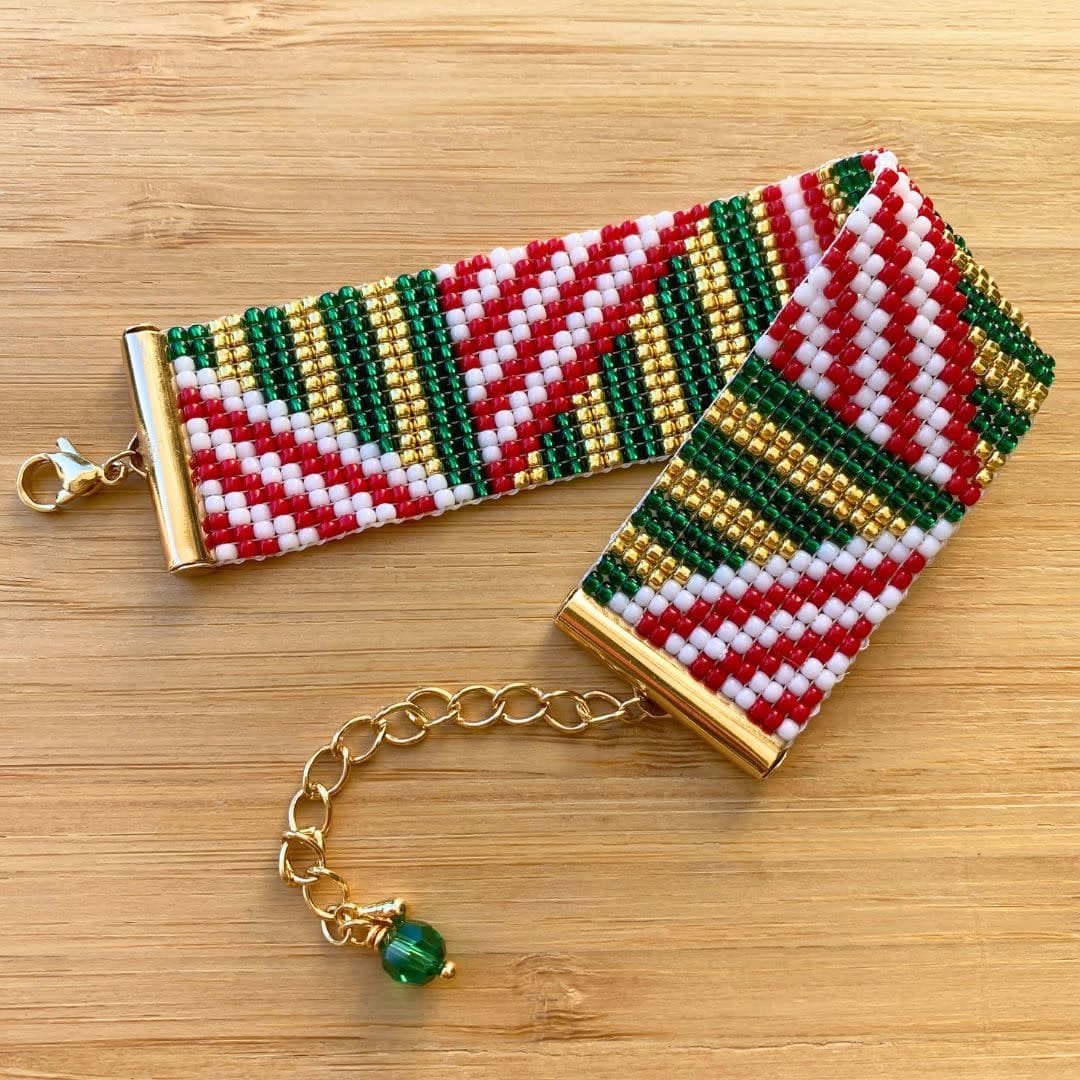 Premium Loom Beaded Bracelet with Adjustable Chain – Handmade Jewelry