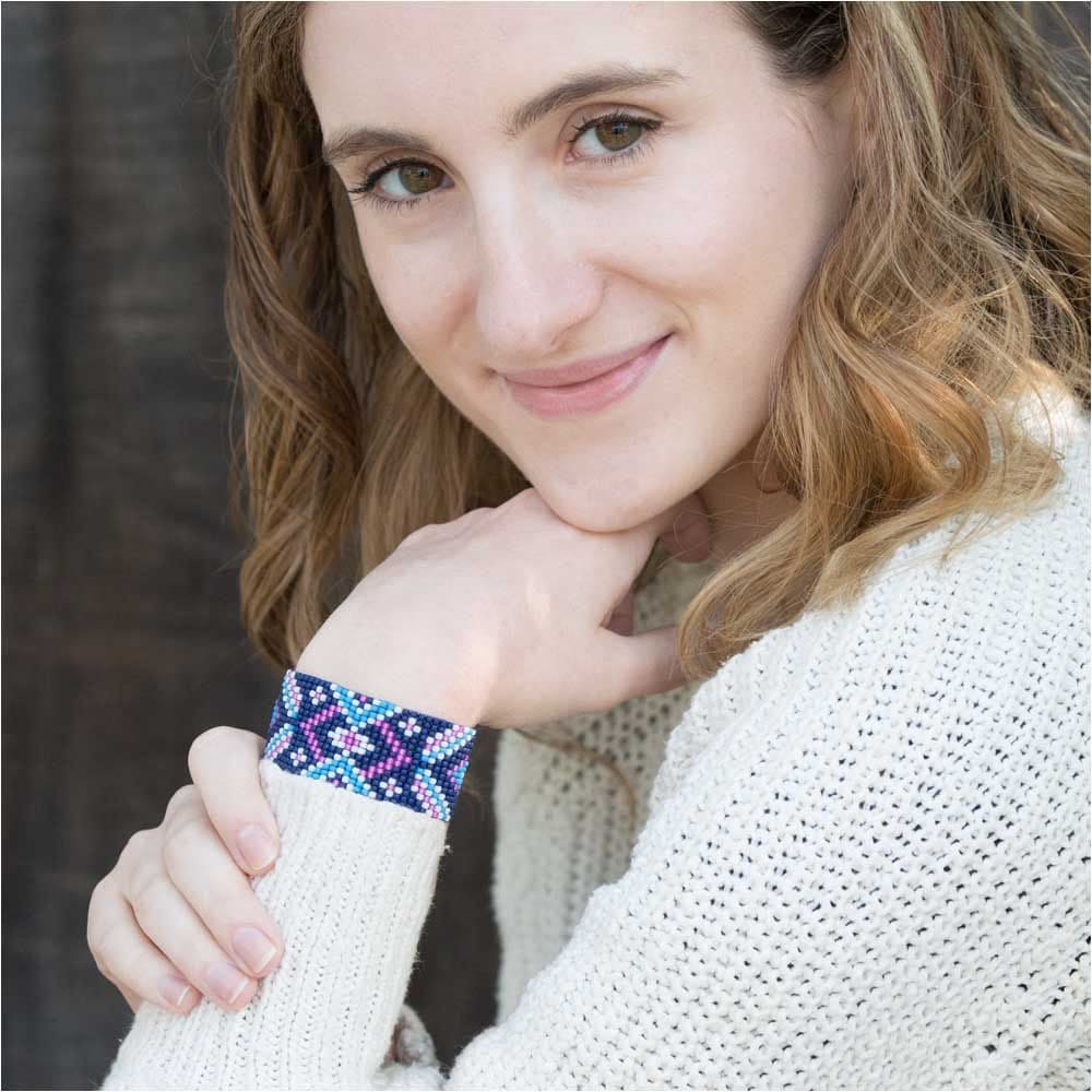 Handmade Bead Bracelet – Blue & Purple Geometric Pattern