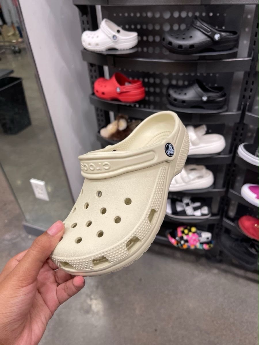 Crocs basic Beige Crème – Confort & Élégance