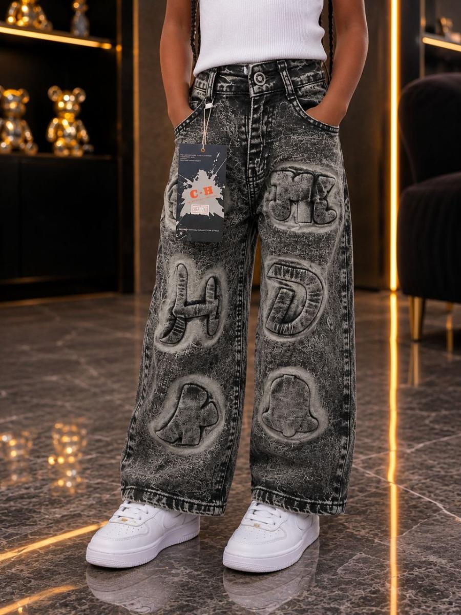 Wide-Leg Cargo Jeans