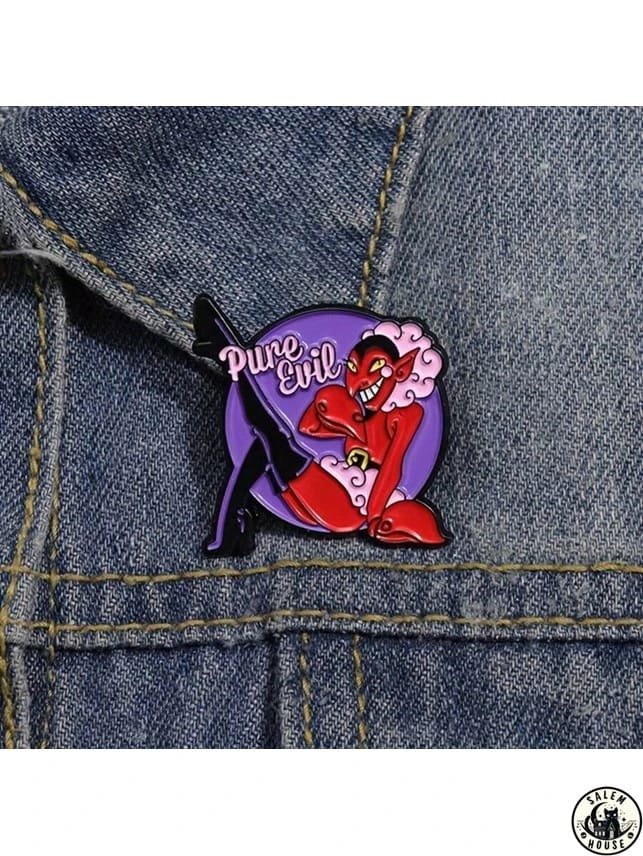 Pin colorido con diseño de Él de las Chicas Superpoderosas