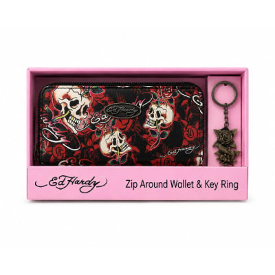 Cartera estilo gótico-tradicional negra con calaveras, rosas y llavero