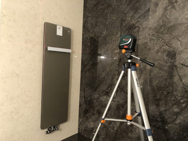 Установка полотенцесушителя Zehnder в Москве