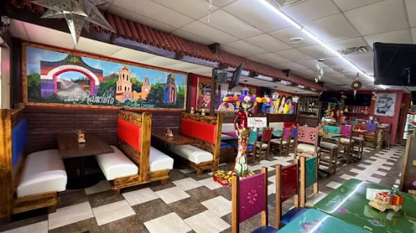 Interior y Ambiente Familiar Ranchito Authentic Mexican Cuisine & Bar