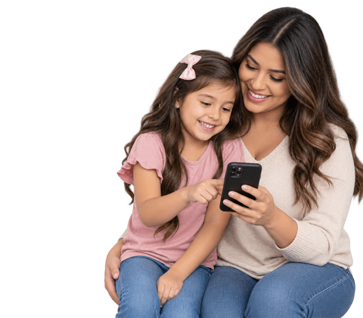 Madre e hija buscando un pediatra desde su celular