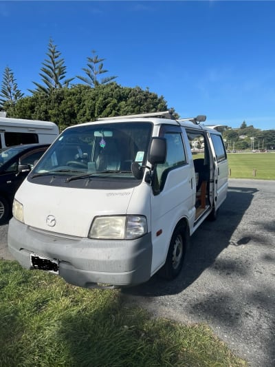 Mazda Bongo 2012