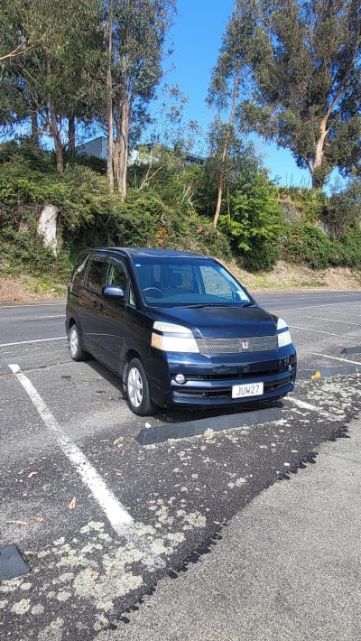 Toyota Voxy 2005 self contained