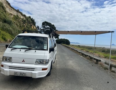 Mitsubishi L300