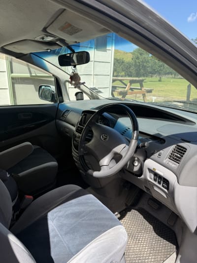 Toyota Estima L
