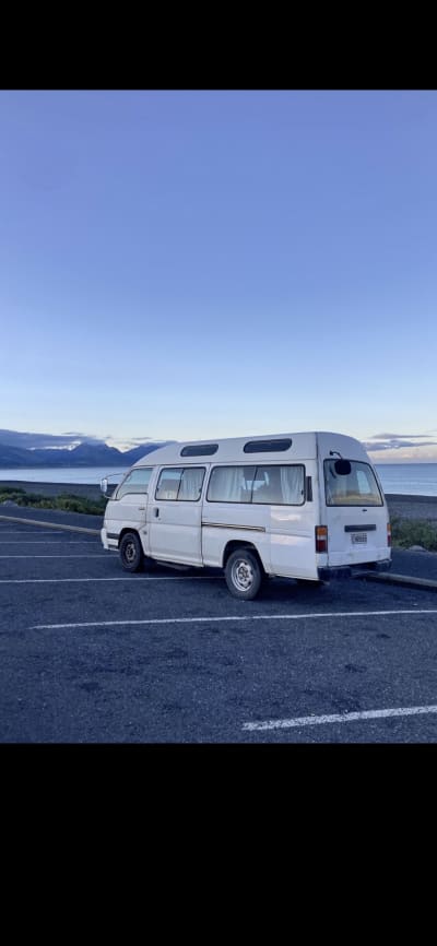 Nissan Caravan 2000
