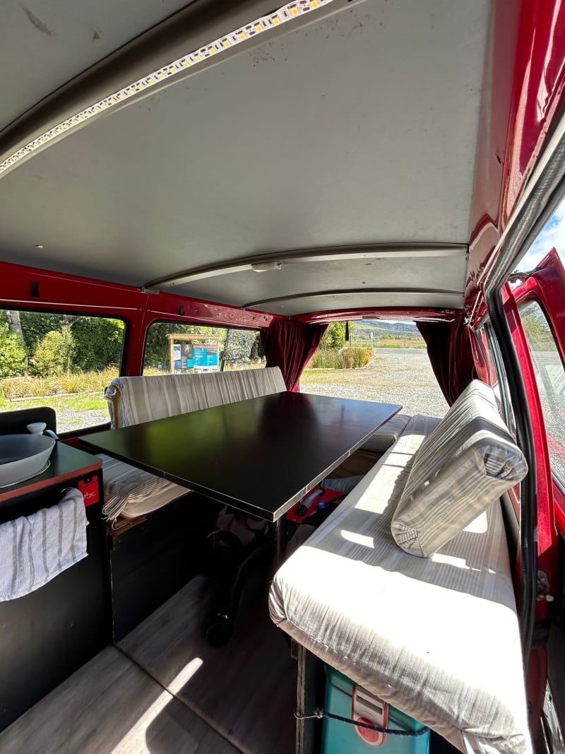 Toyota Hiace LWB  — photo 4