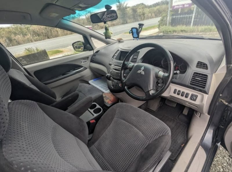 Mitsubishi Grandis 2005 — photo 2