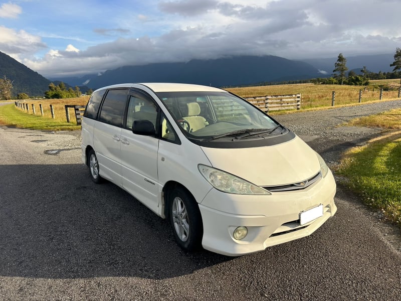 Toyota Estima L (LARGE) — photo 2