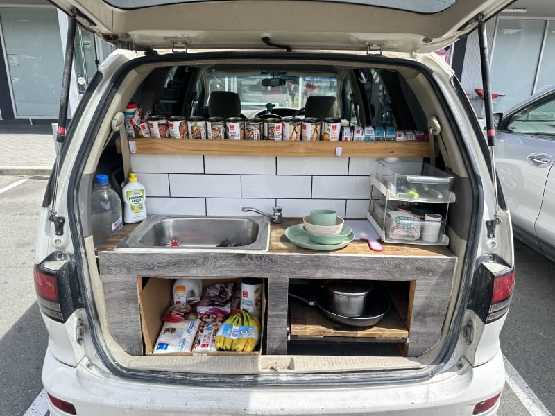 Toyota Estima L (LARGE) — photo 3