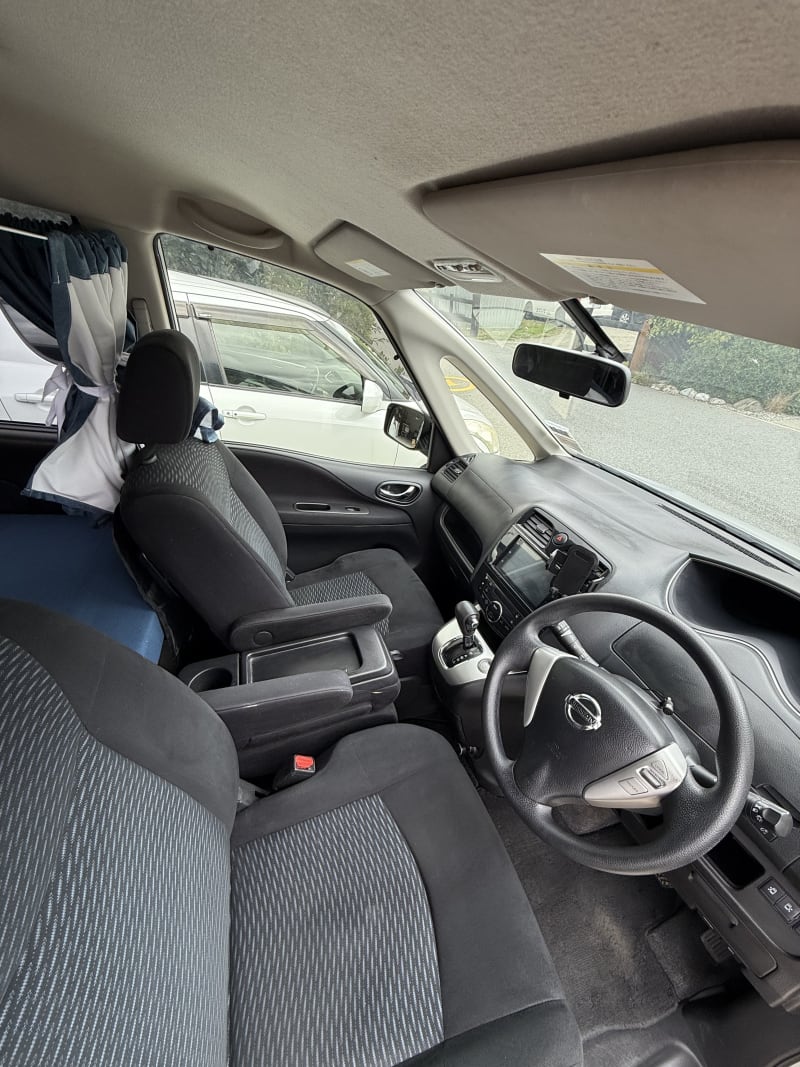 Nissan Serena 2013 — photo 2