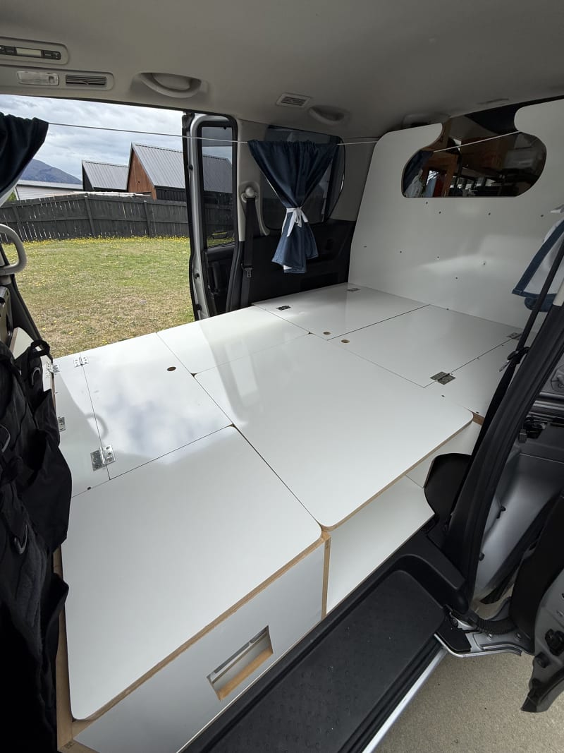 Nissan Serena 2013 — photo 4
